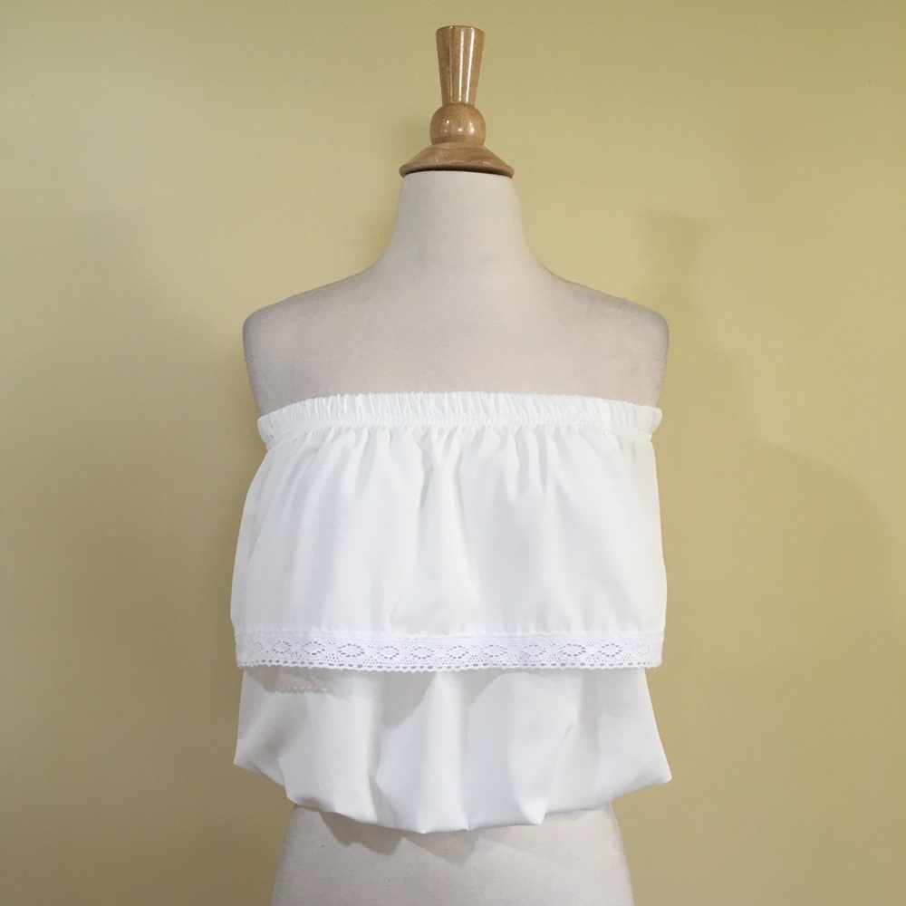 Crochet Lace Off Shoulder Cropped Top - Picture 5 of 7